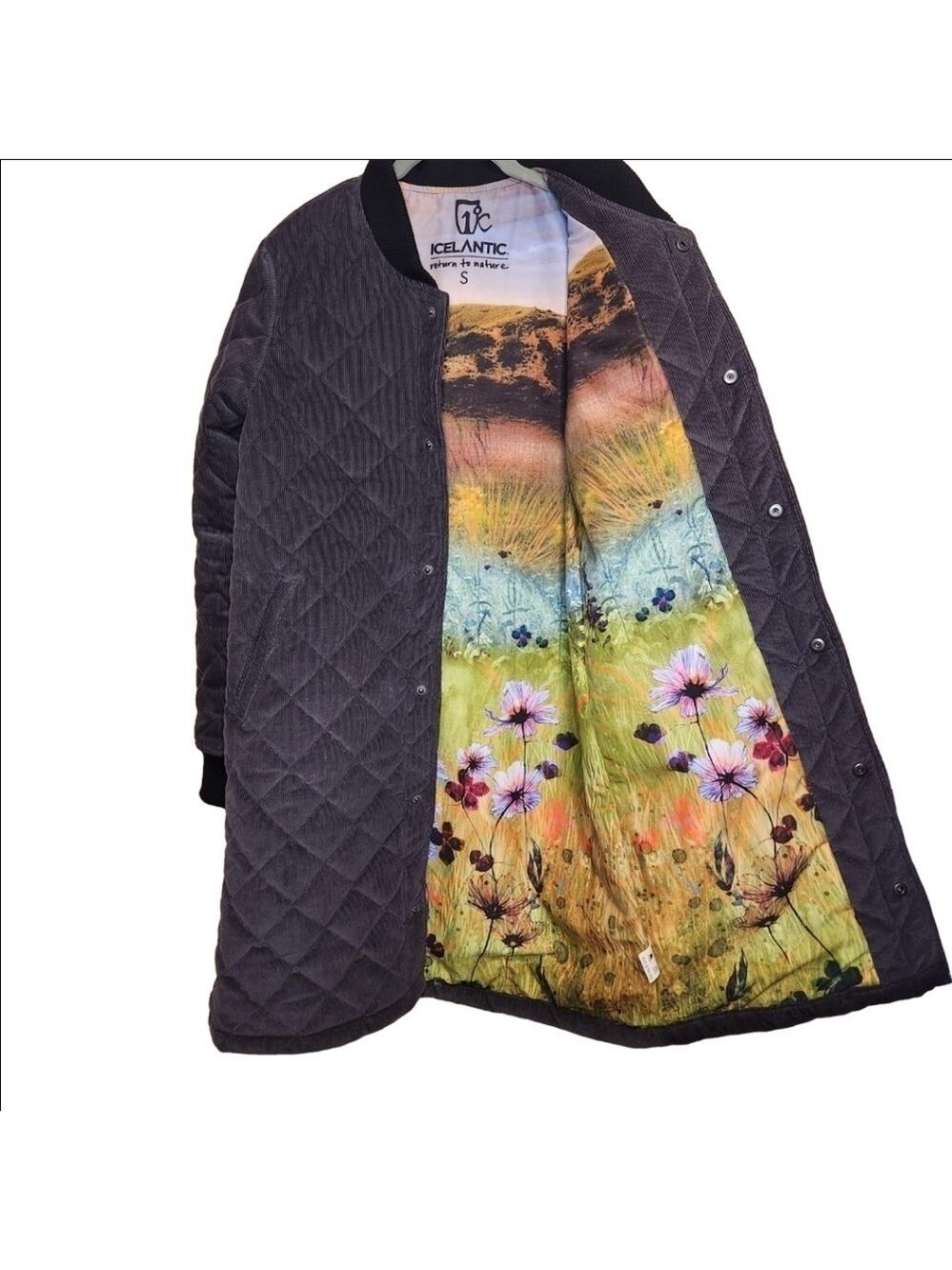 RARE ICELANTIC MAIDEN QUILTED CORDUROY JACKET WITH ART PIECE LINING LIKE NEW!